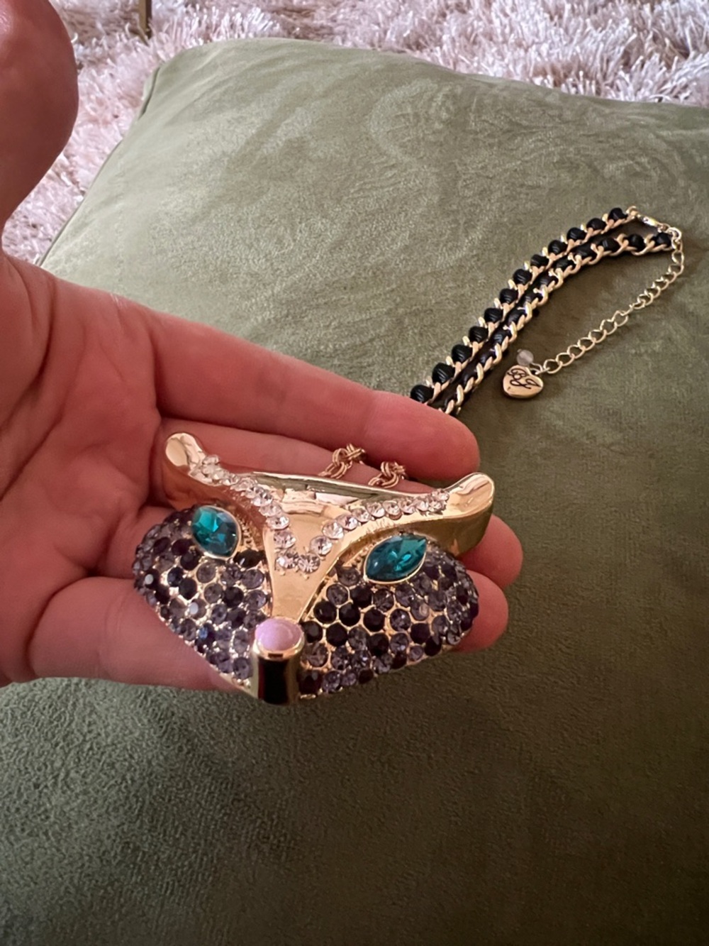 Betsey Johnson Gold Fox Pendant Necklace - Picture 8 of 10